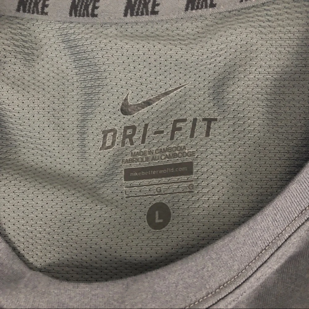 Nike DriFit Athletic Short Sleeve Shirt